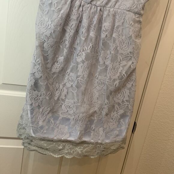 Solitaire Gray Square Neck Flutter Sleeves Crotchet Lace Floral Lined Blouse New - Picture 8 of 10